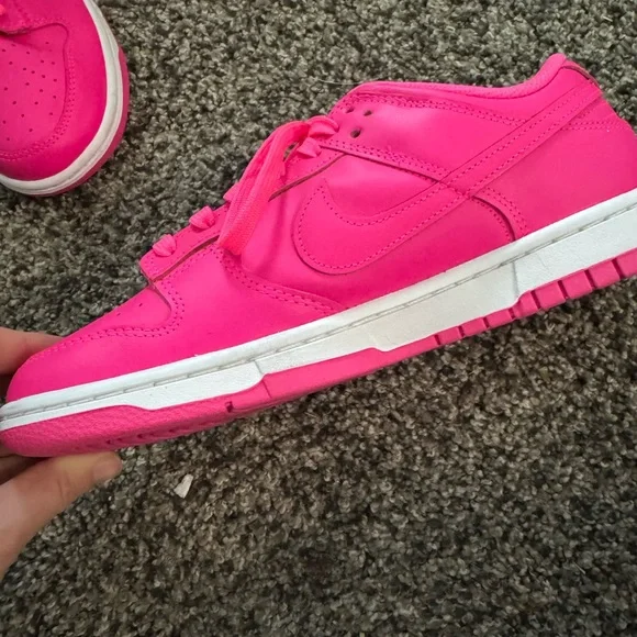 Nike Women's hyper pink dunk lows - Picture 2 of 4